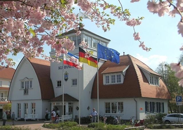Gutshaus Redewisch Hotel & Restaurant Boltenhagen  Exterior photo